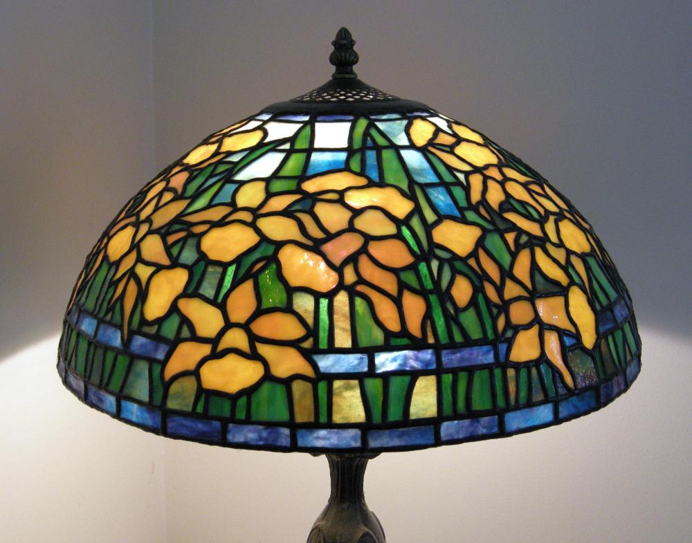 Tiffany-Stained-Glass-Lamp